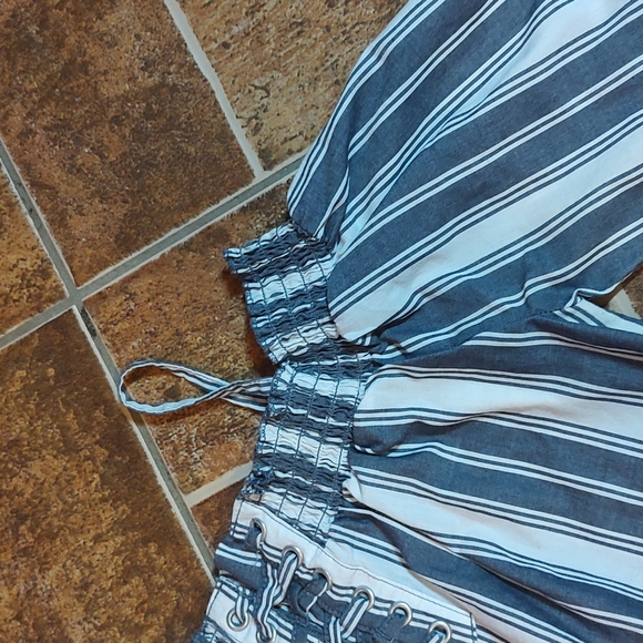 Off the Shoulder Striped Crop Top - Picture 5 of 10